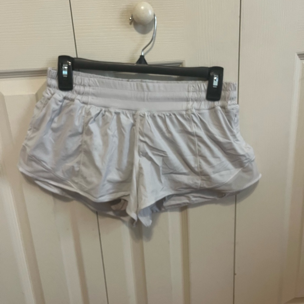 Lululemon Hotty Hot Shorts LR 2.5